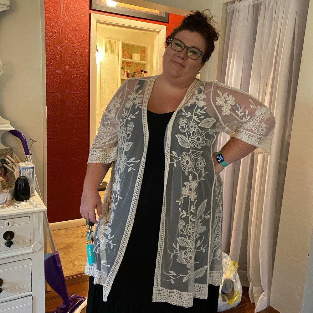 Lane Bryant cream lace kimono, size 26/28